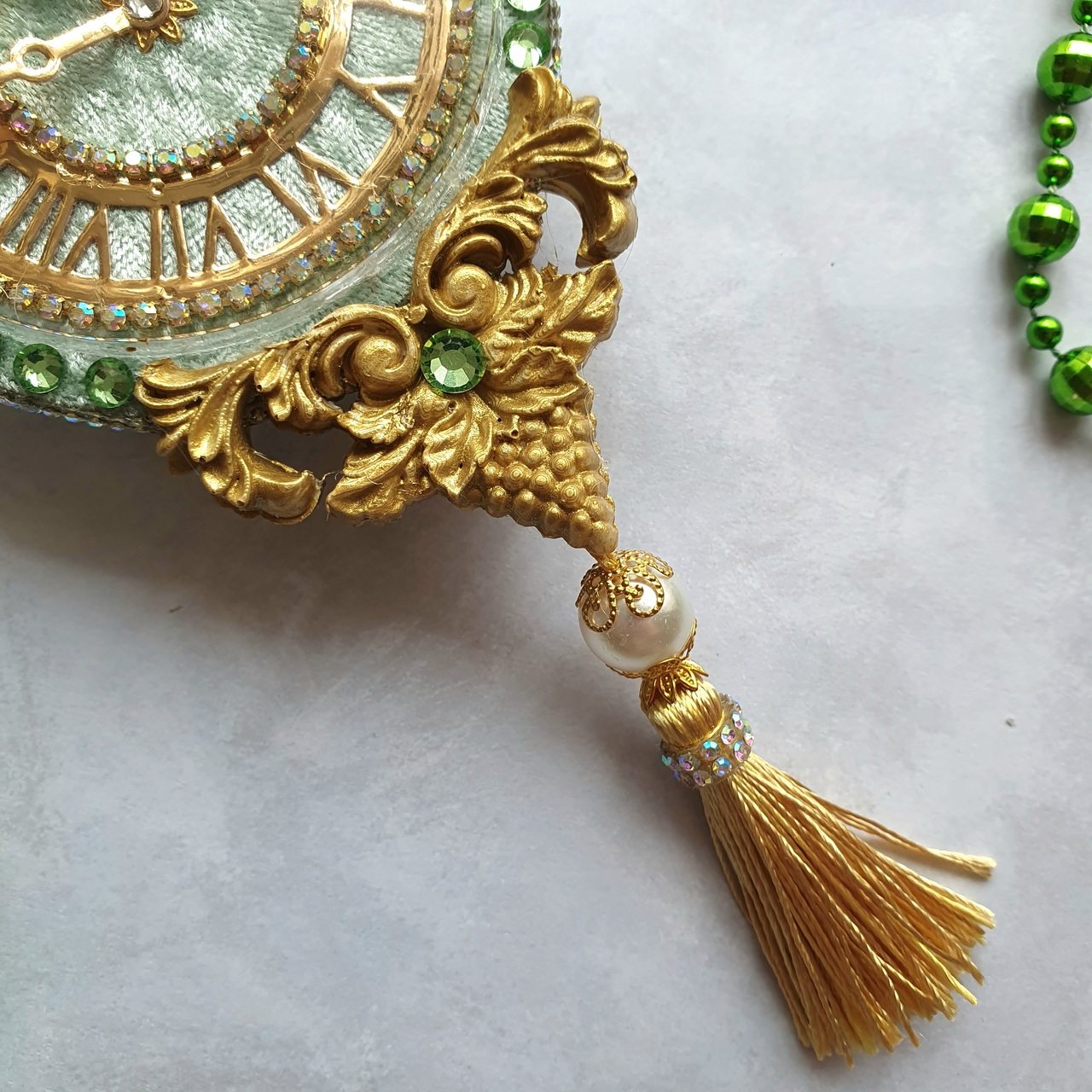 Mint Green Velvet Baroque Christmas Clock Ornament - Image 7