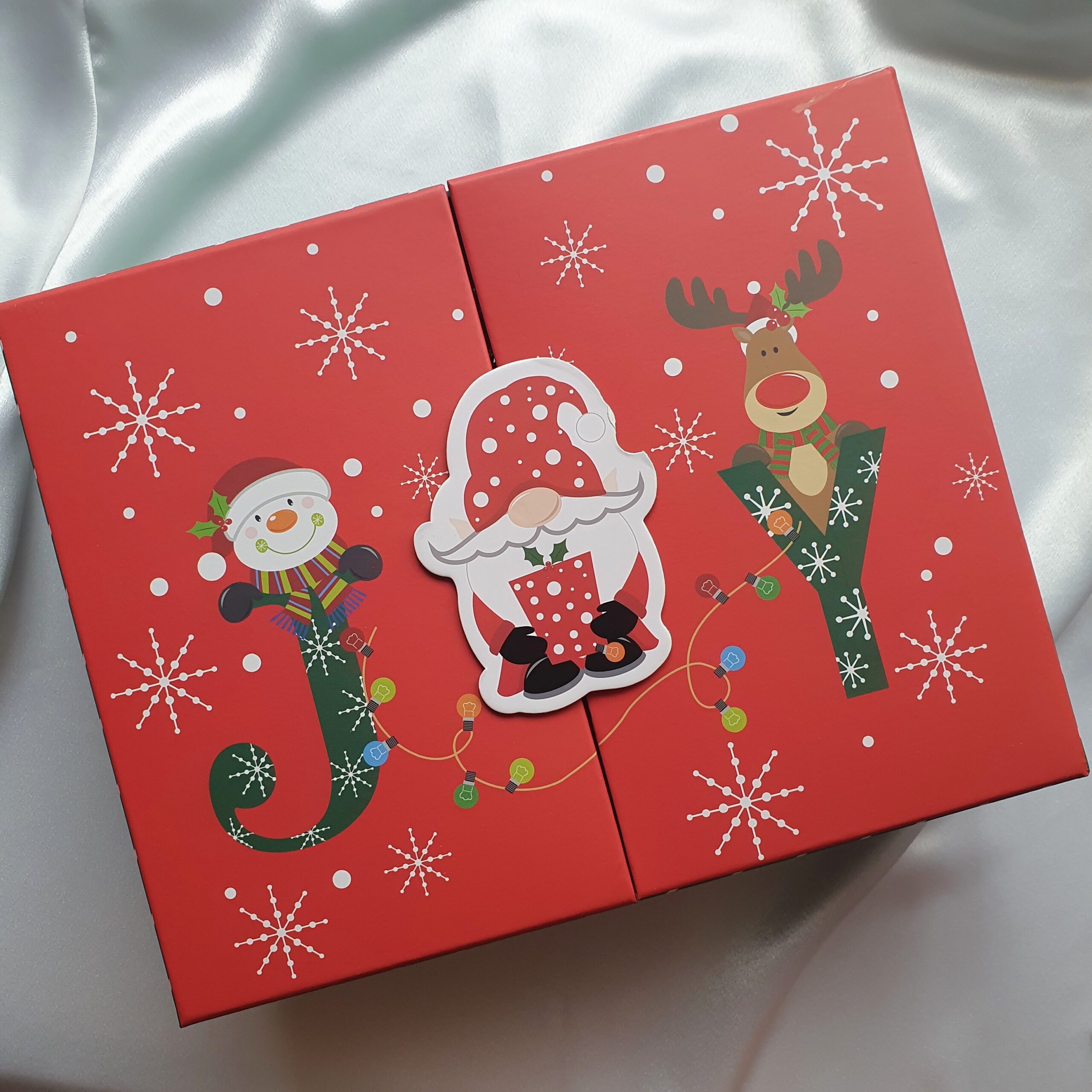 Red Christmas Ornaments Set - Image 7