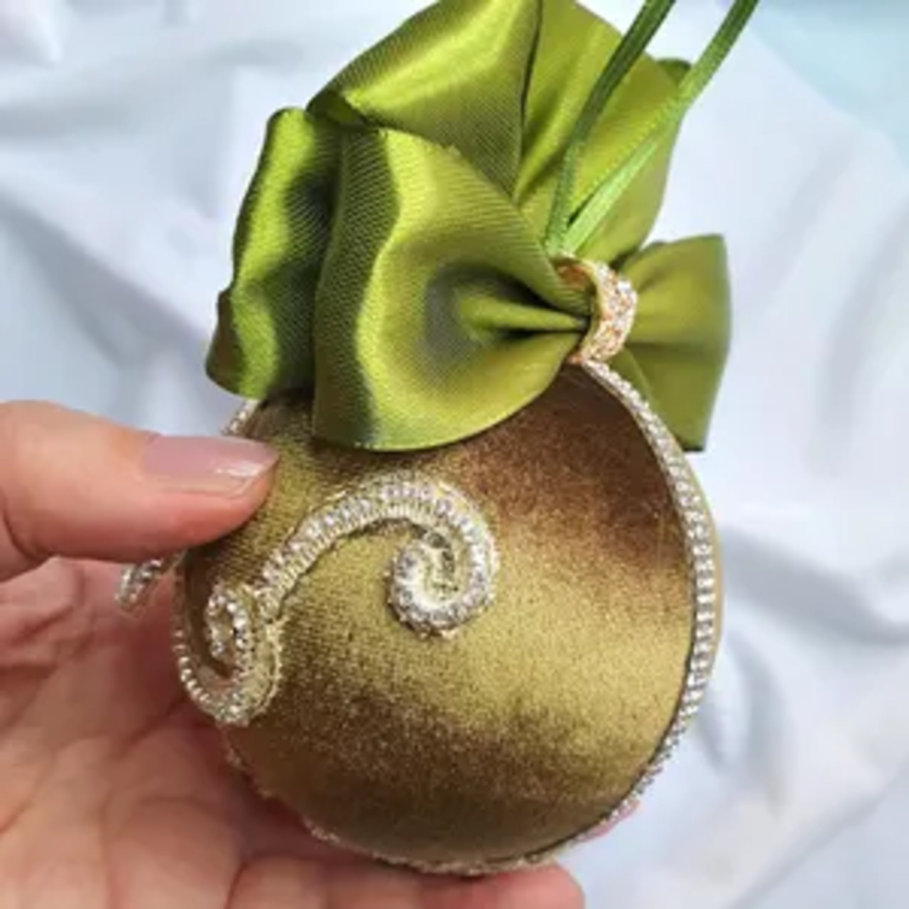 Green Velvet Christmas Ornaments Elegant Decor - Image 6