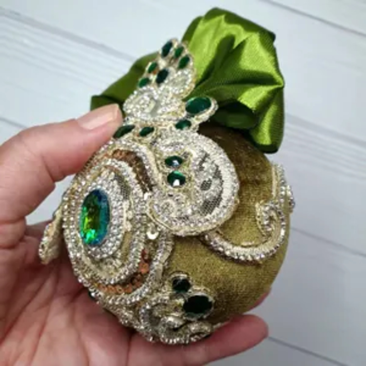 Green Velvet Christmas Ornaments Elegant Decor - Image 4