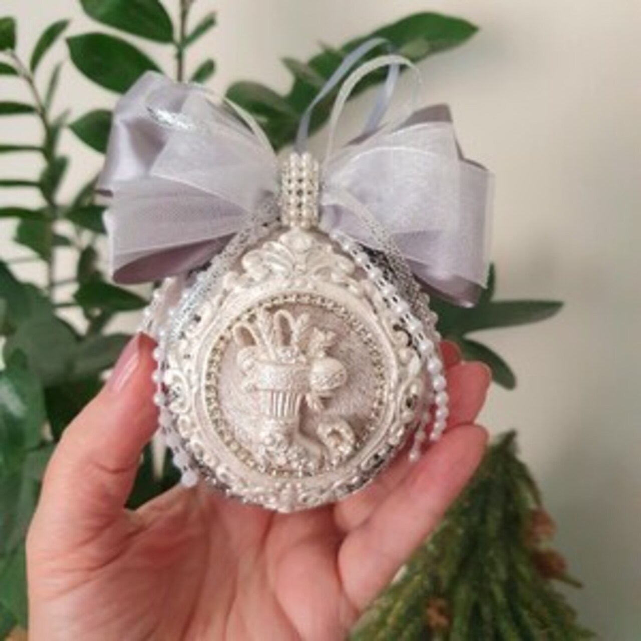 Velvet Christmas Ornaments Set - Image 8