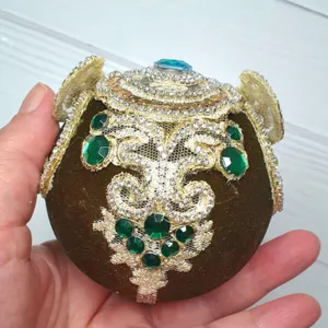 Green Velvet Christmas Ornaments Elegant Decor - Image 7