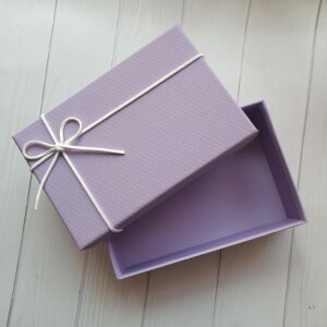 Gift box for handmade silk Christmas bows 