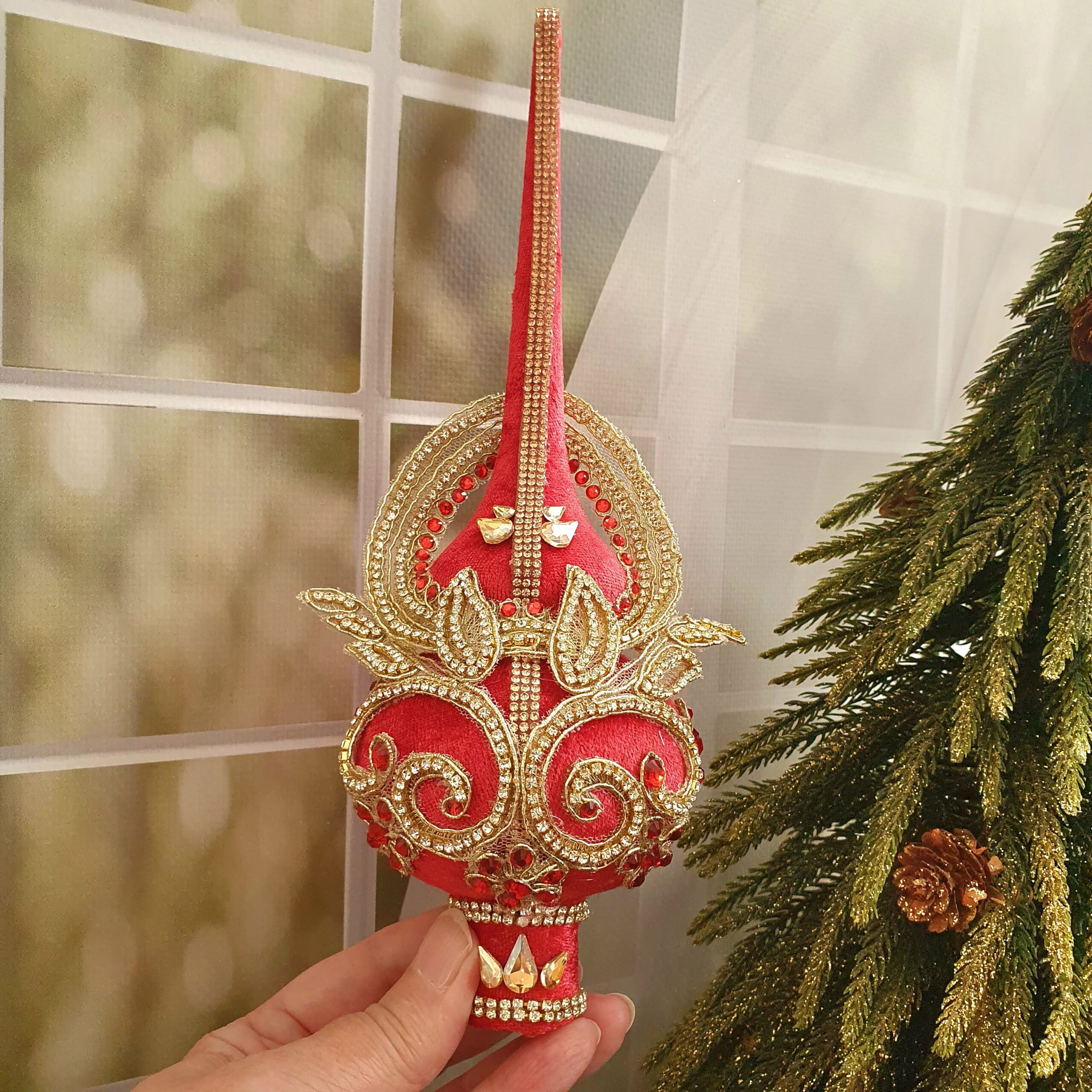 Red Velvet Christmas Tree Topper with Gold Accents, Handmade Royal Holiday Decor, Luxury Acrylic Tree Crown 28 cm, Heritage Christmas Ornament - Image 2